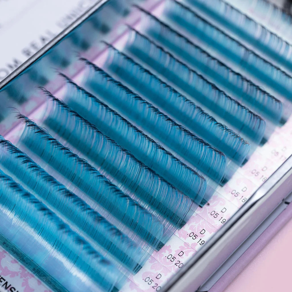 BLACK BLUE OMBRÉ LASHES